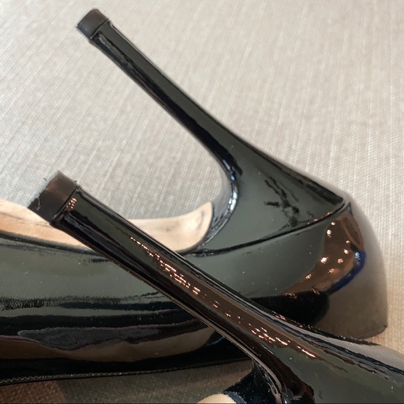 Stuart Weitzman Patent Round Toe Pump - Picture 7 of 10